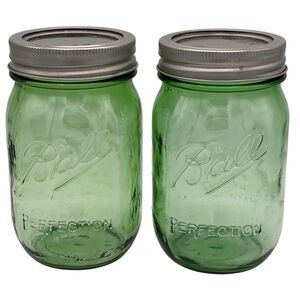 Two Ball Perfection Green Mason Jar 1913-1915 100yrs American Heritage Pint Lids